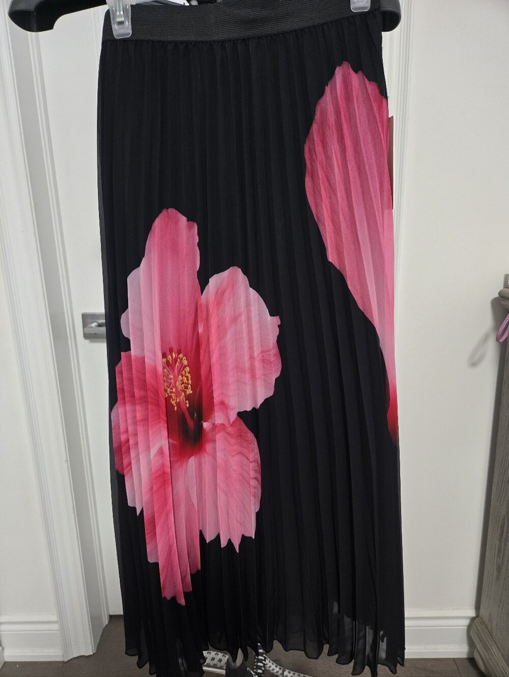 Joie Black Pleated Maxi Skirt with Pink Floral Motif